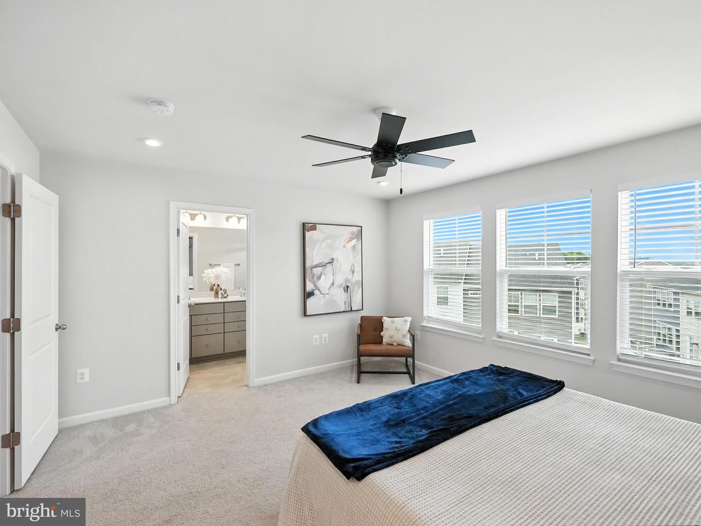 18286 SUMMIT POINTE DR, TRIANGLE, Virginia 22172, 3 Bedrooms Bedrooms, ,2 BathroomsBathrooms,Residential,For sale,18286 SUMMIT POINTE DR,VAPW2097564 MLS # VAPW2097564