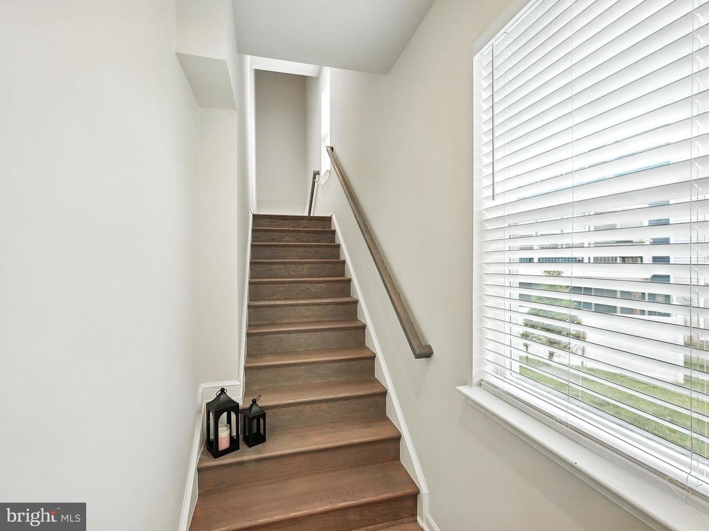 18286 SUMMIT POINTE DR, TRIANGLE, Virginia 22172, 3 Bedrooms Bedrooms, ,2 BathroomsBathrooms,Residential,For sale,18286 SUMMIT POINTE DR,VAPW2097564 MLS # VAPW2097564