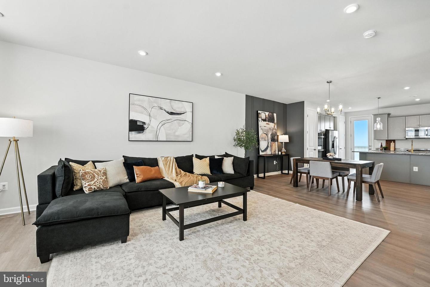 18286 SUMMIT POINTE DR, TRIANGLE, Virginia 22172, 3 Bedrooms Bedrooms, ,2 BathroomsBathrooms,Residential,For sale,18286 SUMMIT POINTE DR,VAPW2097564 MLS # VAPW2097564