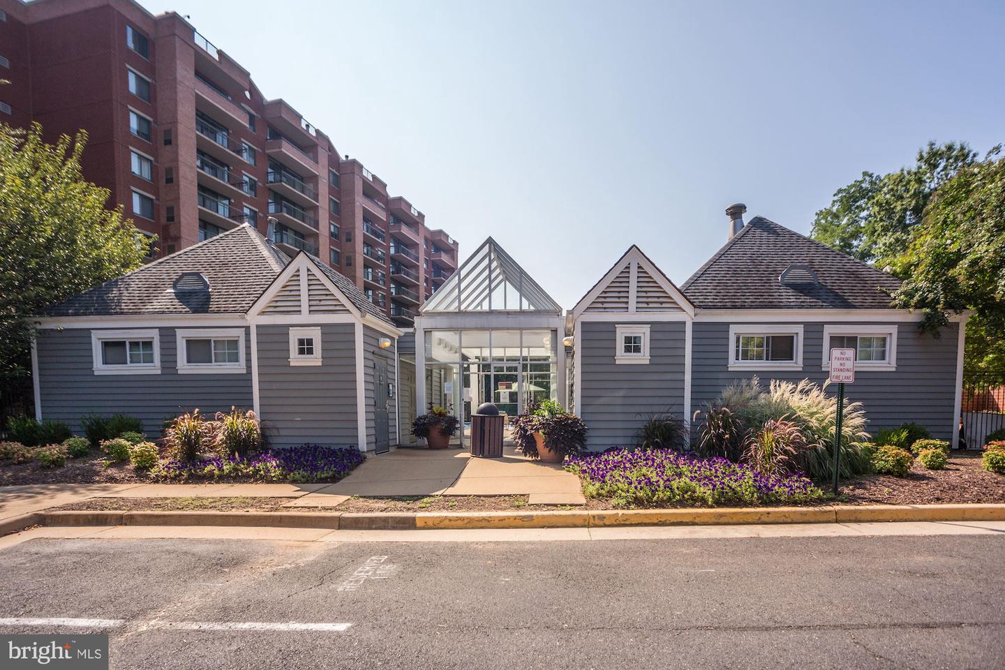 2230 GEORGE C MARSHALL DR #512, FALLS CHURCH, Virginia 22043, 2 Bedrooms Bedrooms, ,2 BathroomsBathrooms,Residential,For sale,2230 GEORGE C MARSHALL DR #512,VAFX2249234 MLS # VAFX2249234