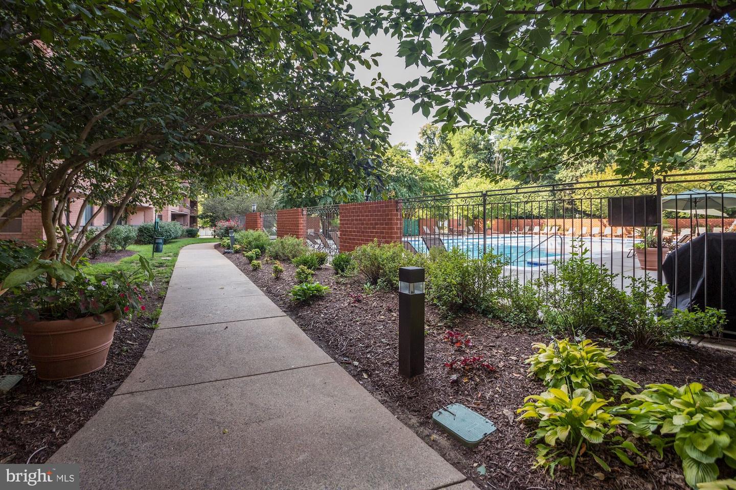 2230 GEORGE C MARSHALL DR #512, FALLS CHURCH, Virginia 22043, 2 Bedrooms Bedrooms, ,2 BathroomsBathrooms,Residential,For sale,2230 GEORGE C MARSHALL DR #512,VAFX2249234 MLS # VAFX2249234