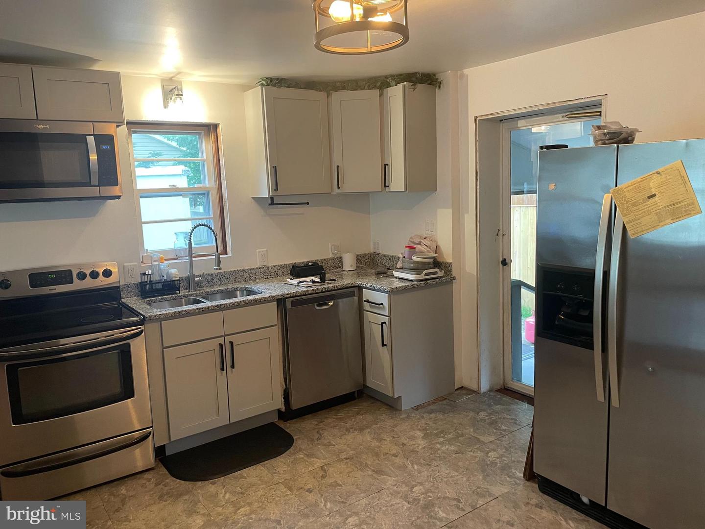 197 FORT KING DR, COLONIAL BEACH, Virginia 22443, 2 Bedrooms Bedrooms, 5 Rooms Rooms,1 BathroomBathrooms,Residential,For sale,197 FORT KING DR,VAWE2009168 MLS # VAWE2009168