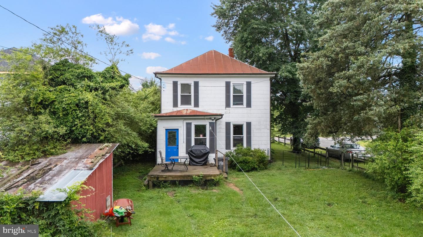 104 EAST FIFTH, MINERAL, Virginia 23117, 3 Bedrooms Bedrooms, 8 Rooms Rooms,1 BathroomBathrooms,Residential,For sale,104 EAST FIFTH,VALA2008092 MLS # VALA2008092