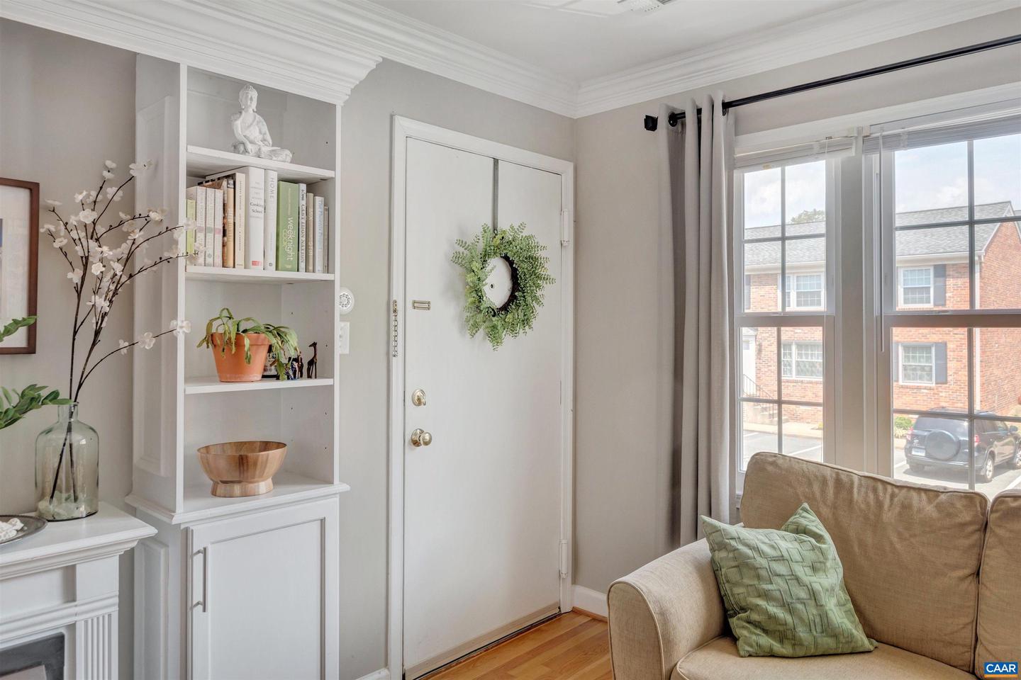 2421 BARRACKS PL #4, CHARLOTTESVILLE, Virginia 22901, 2 Bedrooms Bedrooms, ,1 BathroomBathrooms,Residential,For sale,2421 BARRACKS PL #4,665902 MLS # 665902