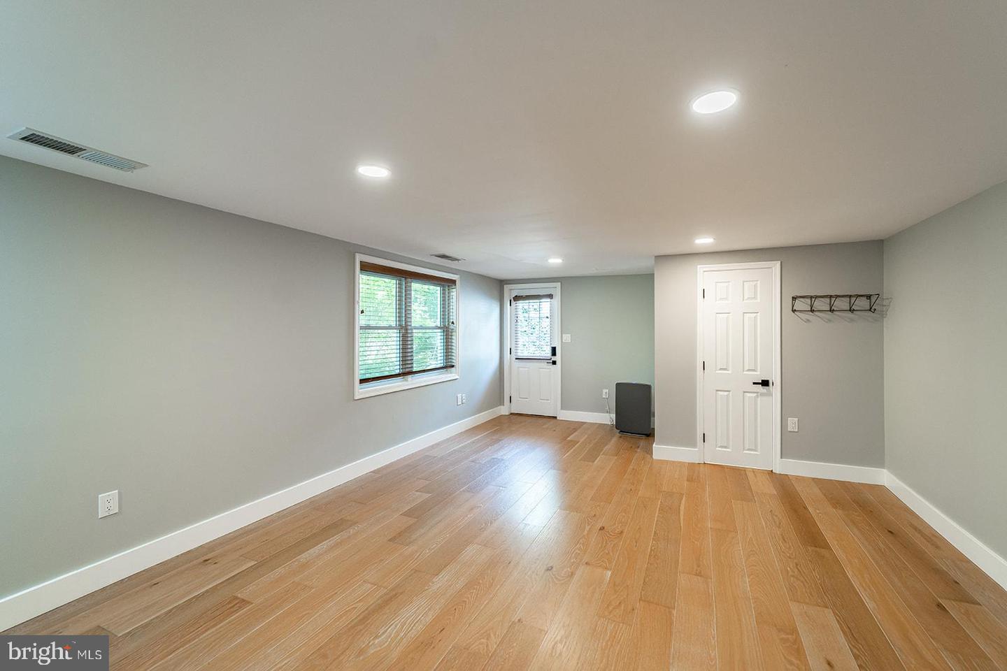 7913 DOUBLE CREEK CT, SPRINGFIELD, Virginia 22153, 3 Bedrooms Bedrooms, ,2 BathroomsBathrooms,Residential,For sale,7913 DOUBLE CREEK CT,VAFX2249146 MLS # VAFX2249146