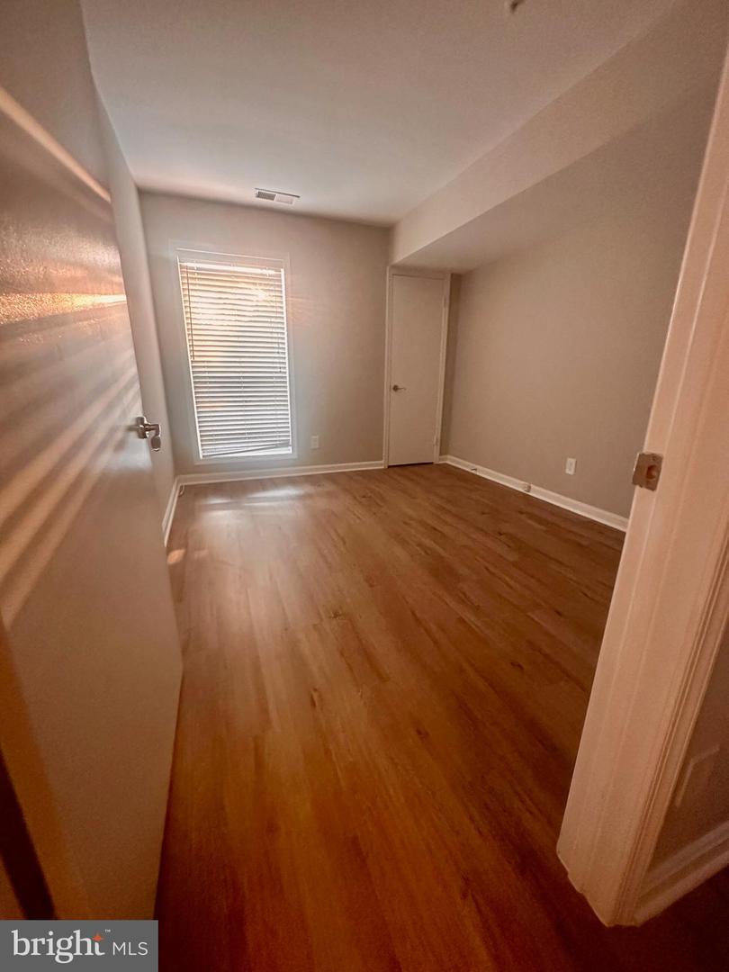 3176 SUMMIT SQUARE DR #4-D7, OAKTON, Virginia 22124, 2 Bedrooms Bedrooms, ,1 BathroomBathrooms,Residential,For sale,3176 SUMMIT SQUARE DR #4-D7,VAFX2249156 MLS # VAFX2249156