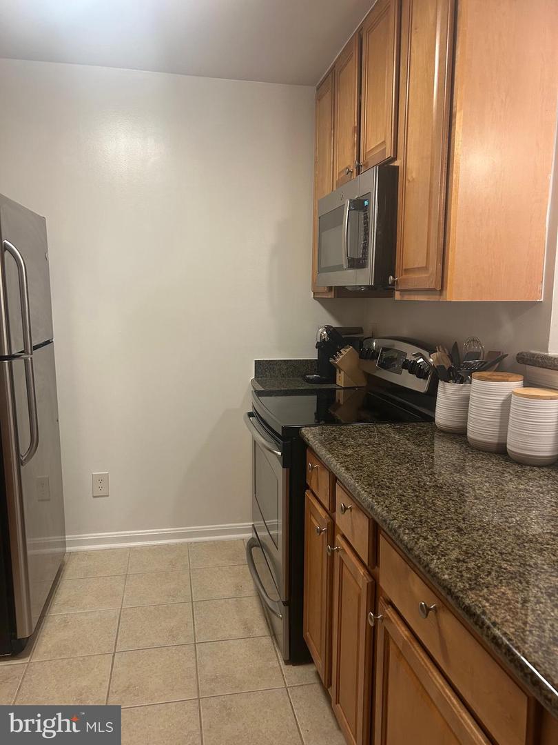 3176 SUMMIT SQUARE DR #4-D7, OAKTON, Virginia 22124, 2 Bedrooms Bedrooms, ,1 BathroomBathrooms,Residential,For sale,3176 SUMMIT SQUARE DR #4-D7,VAFX2249156 MLS # VAFX2249156