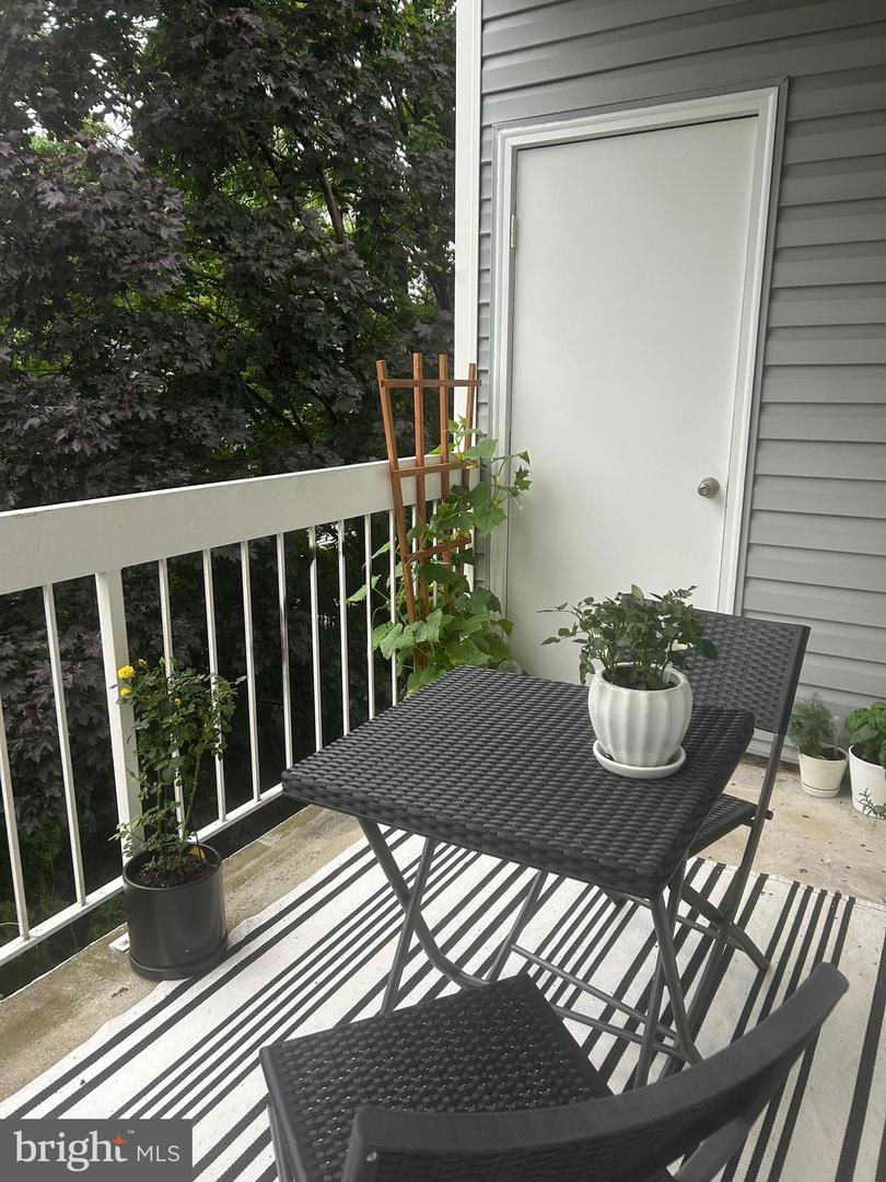 3176 SUMMIT SQUARE DR #4-D7, OAKTON, Virginia 22124, 2 Bedrooms Bedrooms, ,1 BathroomBathrooms,Residential,For sale,3176 SUMMIT SQUARE DR #4-D7,VAFX2249156 MLS # VAFX2249156