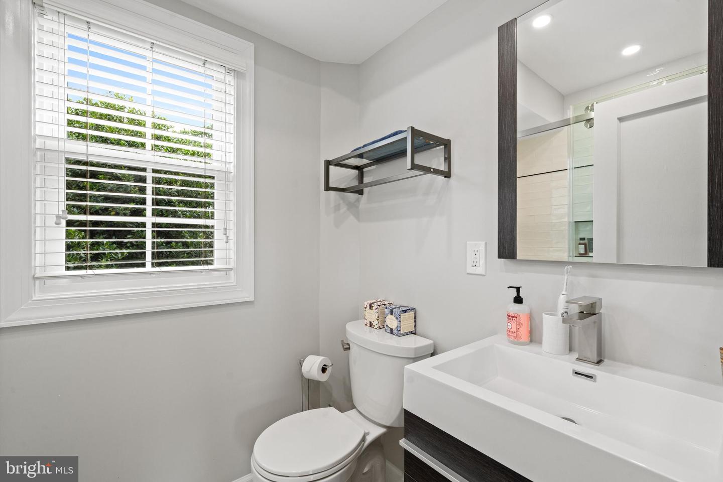 1600 S BARTON ST #744, ARLINGTON, Virginia 22204, 2 Bedrooms Bedrooms, ,1 BathroomBathrooms,Residential,For sale,1600 S BARTON ST #744,VAAR2059580 MLS # VAAR2059580
