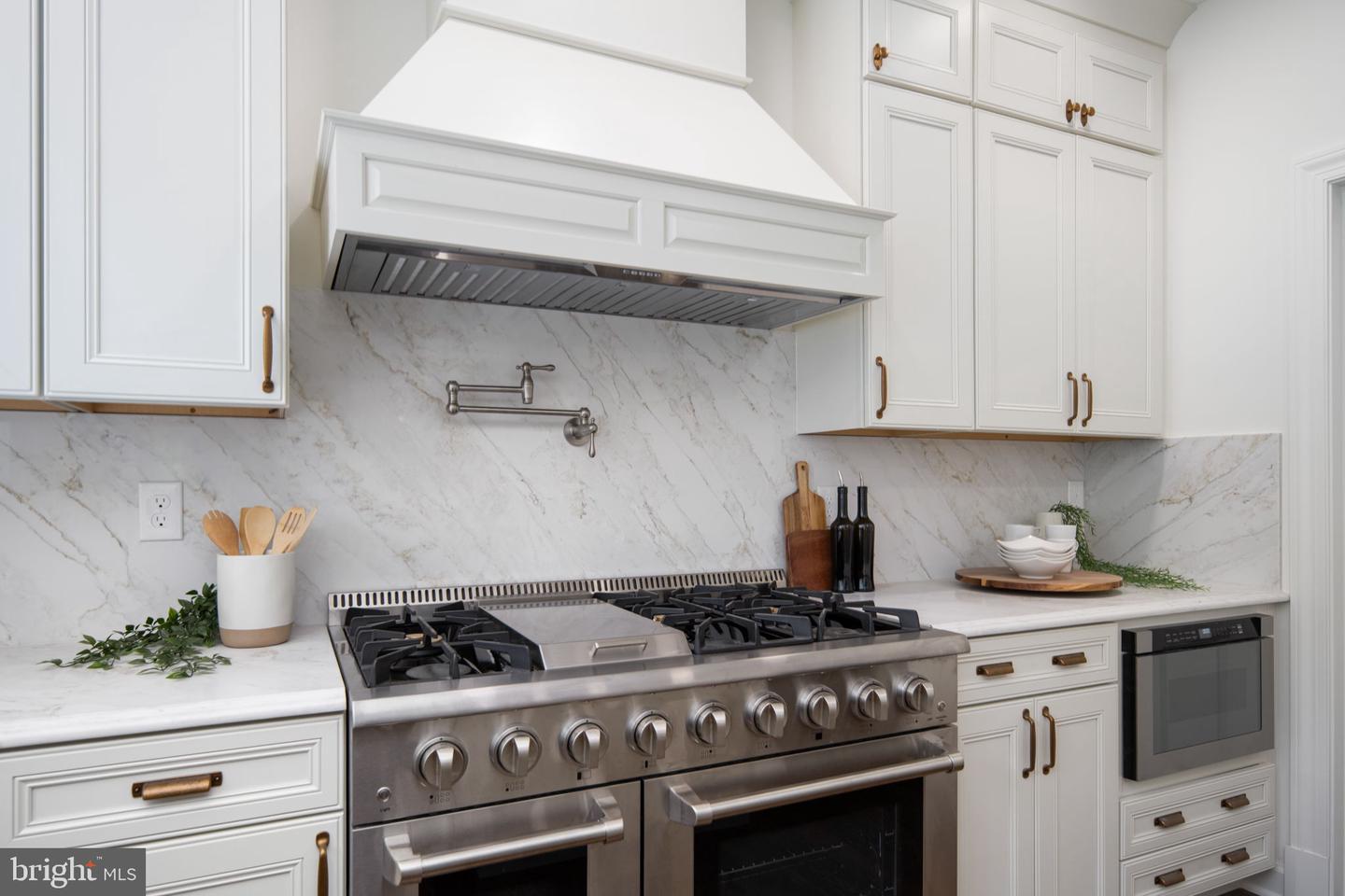 1200 ALEXANDRIA AVE, ALEXANDRIA, Virginia 22308, 7 Bedrooms Bedrooms, ,4 BathroomsBathrooms,Residential,For sale,1200 ALEXANDRIA AVE,VAFX2249328 MLS # VAFX2249328