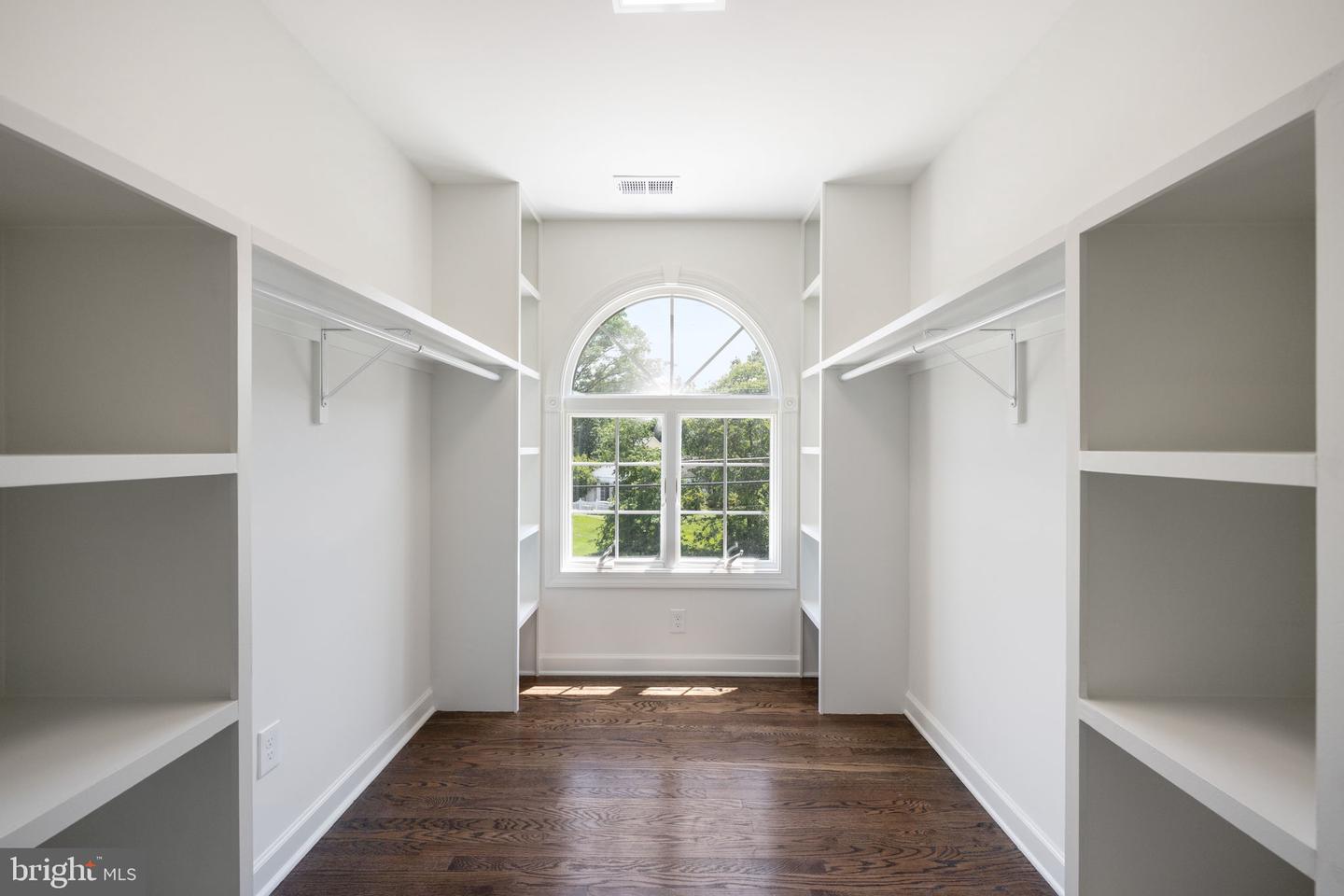 1200 ALEXANDRIA AVE, ALEXANDRIA, Virginia 22308, 7 Bedrooms Bedrooms, ,4 BathroomsBathrooms,Residential,For sale,1200 ALEXANDRIA AVE,VAFX2249328 MLS # VAFX2249328