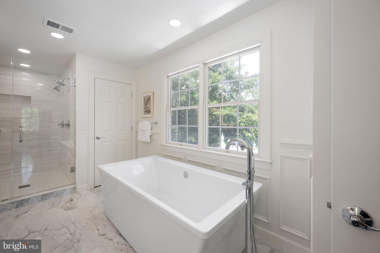 1200 ALEXANDRIA AVE, ALEXANDRIA, Virginia 22308, 7 Bedrooms Bedrooms, ,4 BathroomsBathrooms,Residential,For sale,1200 ALEXANDRIA AVE,VAFX2249328 MLS # VAFX2249328