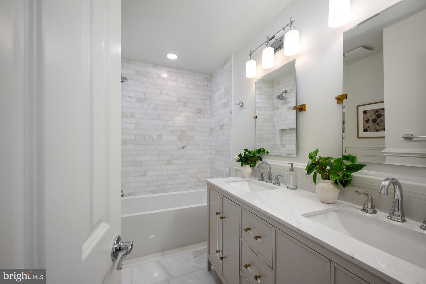 1200 ALEXANDRIA AVE, ALEXANDRIA, Virginia 22308, 7 Bedrooms Bedrooms, ,4 BathroomsBathrooms,Residential,For sale,1200 ALEXANDRIA AVE,VAFX2249328 MLS # VAFX2249328