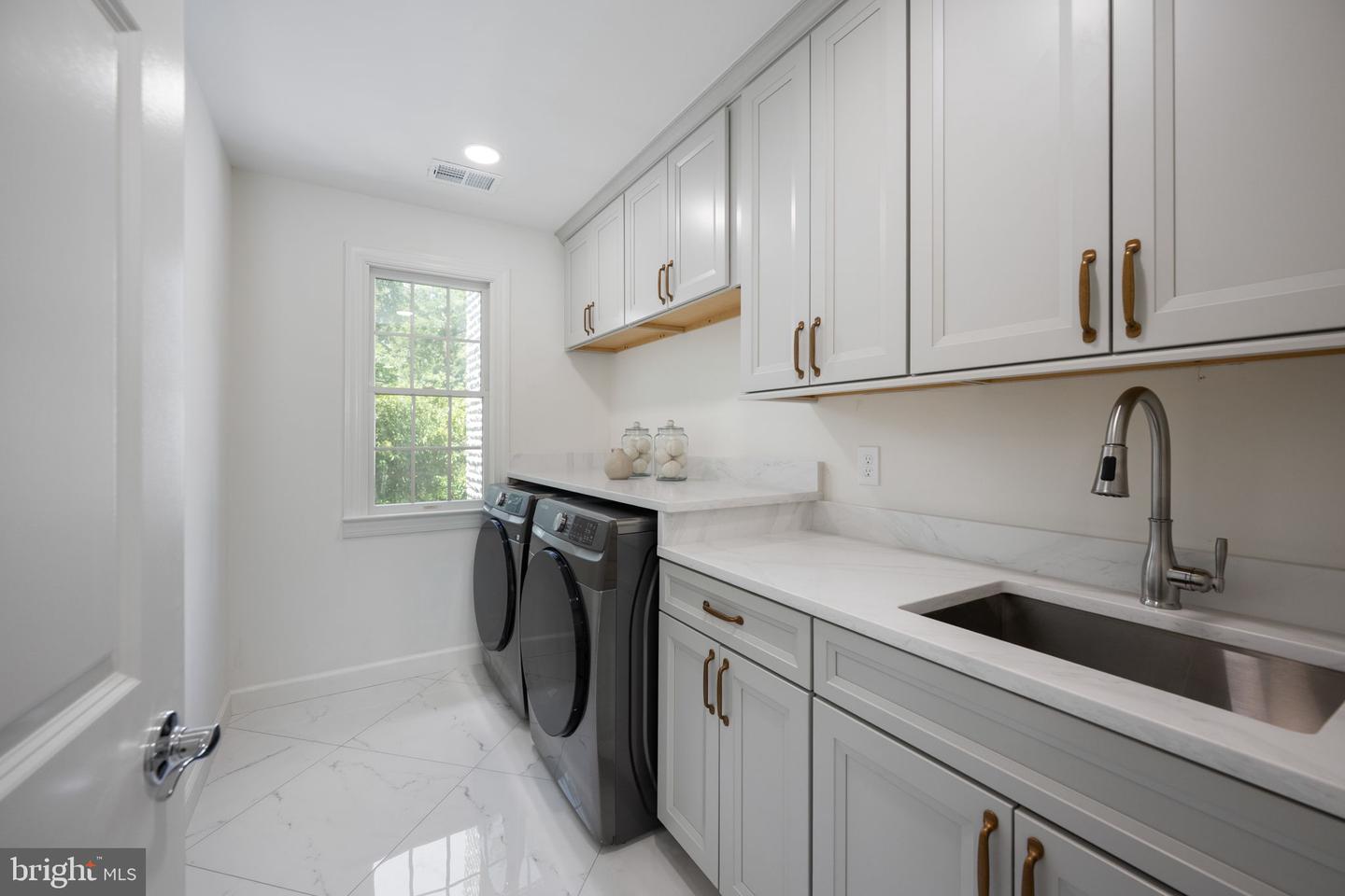 1200 ALEXANDRIA AVE, ALEXANDRIA, Virginia 22308, 7 Bedrooms Bedrooms, ,4 BathroomsBathrooms,Residential,For sale,1200 ALEXANDRIA AVE,VAFX2249328 MLS # VAFX2249328