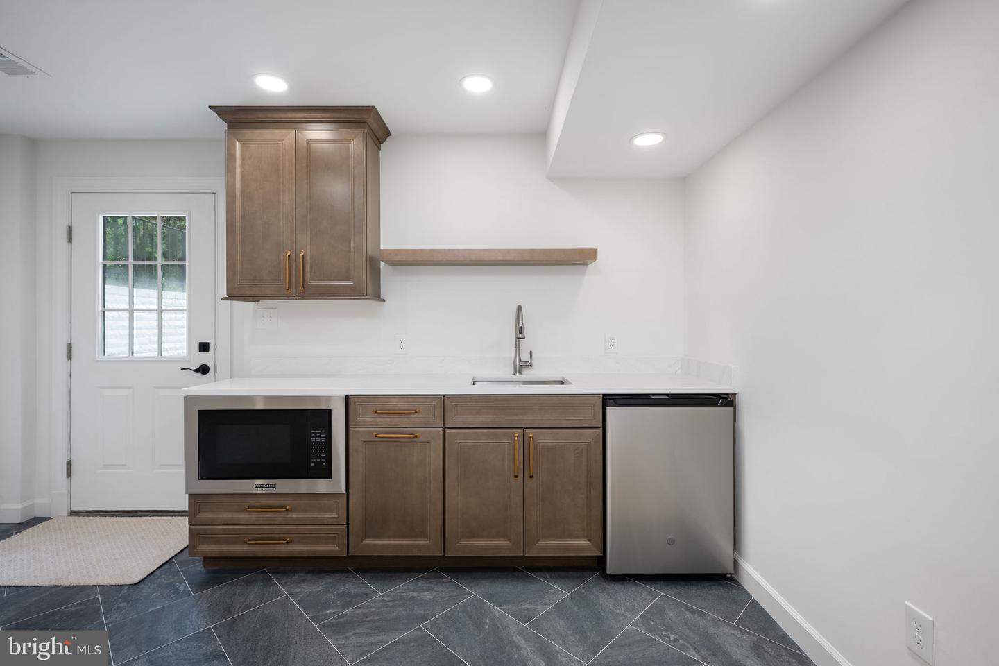 1200 ALEXANDRIA AVE, ALEXANDRIA, Virginia 22308, 7 Bedrooms Bedrooms, ,4 BathroomsBathrooms,Residential,For sale,1200 ALEXANDRIA AVE,VAFX2249328 MLS # VAFX2249328