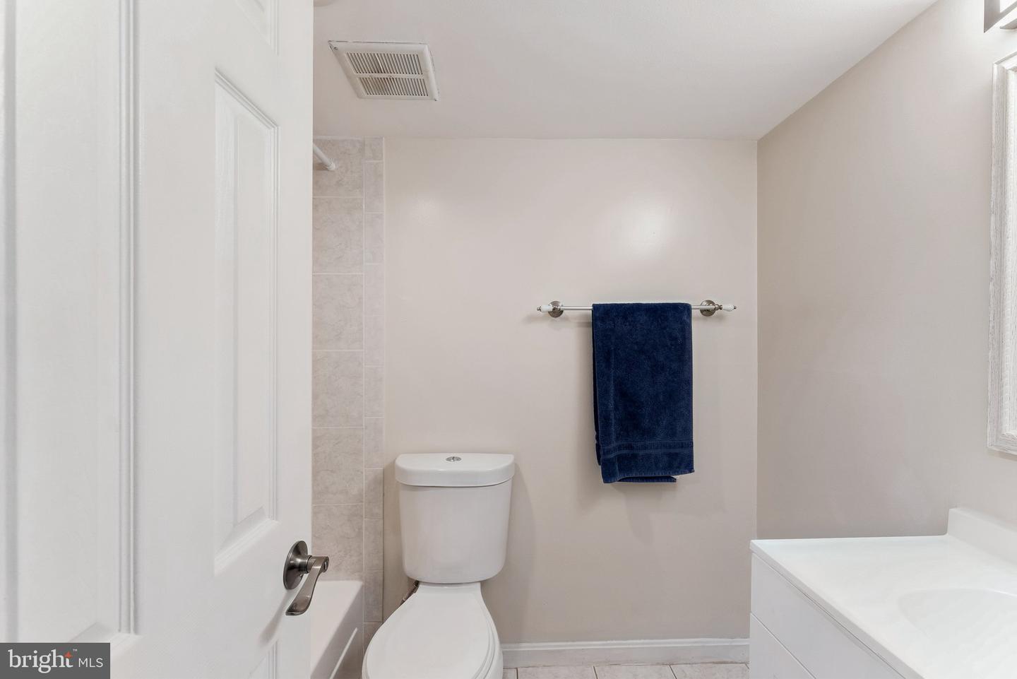 3376 WOODBURN RD #23, ANNANDALE, Virginia 22003, 3 Bedrooms Bedrooms, ,2 BathroomsBathrooms,Residential,For sale,3376 WOODBURN RD #23,VAFX2249364 MLS # VAFX2249364