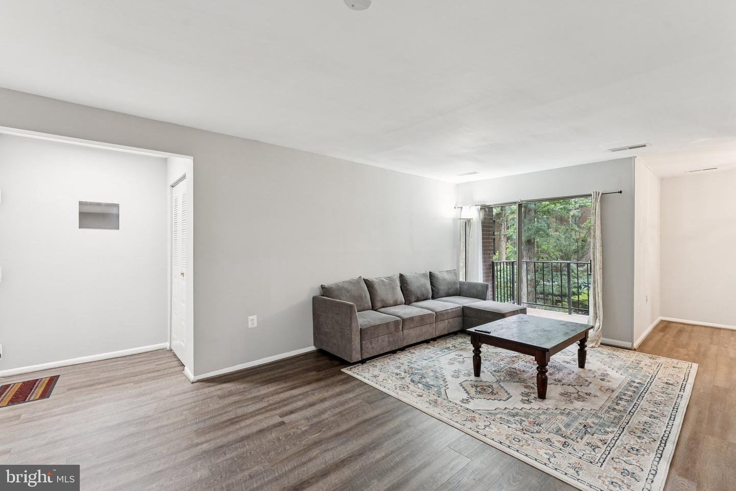 3376 WOODBURN RD #23, ANNANDALE, Virginia 22003, 3 Bedrooms Bedrooms, ,2 BathroomsBathrooms,Residential,For sale,3376 WOODBURN RD #23,VAFX2249364 MLS # VAFX2249364