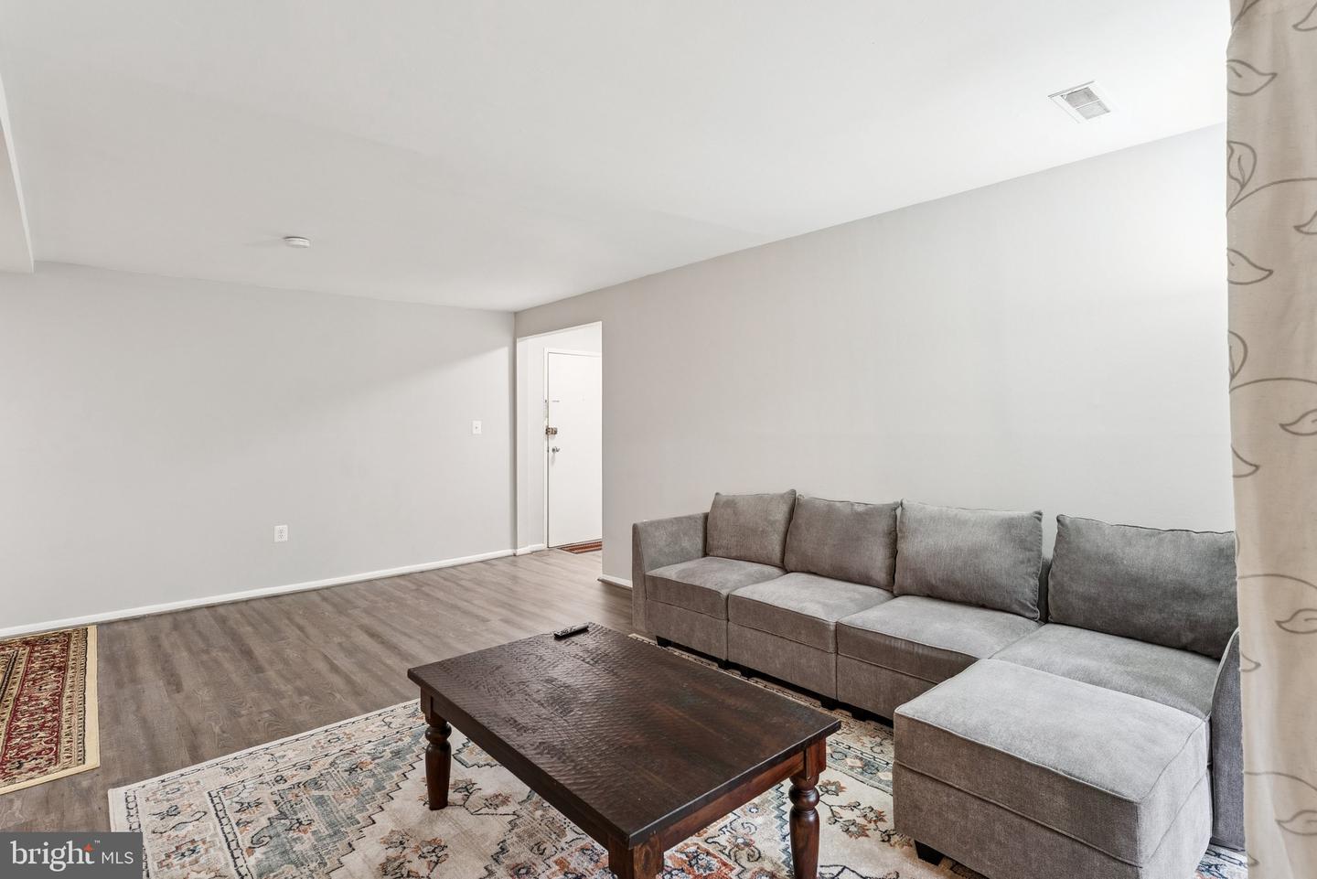 3376 WOODBURN RD #23, ANNANDALE, Virginia 22003, 3 Bedrooms Bedrooms, ,2 BathroomsBathrooms,Residential,For sale,3376 WOODBURN RD #23,VAFX2249364 MLS # VAFX2249364