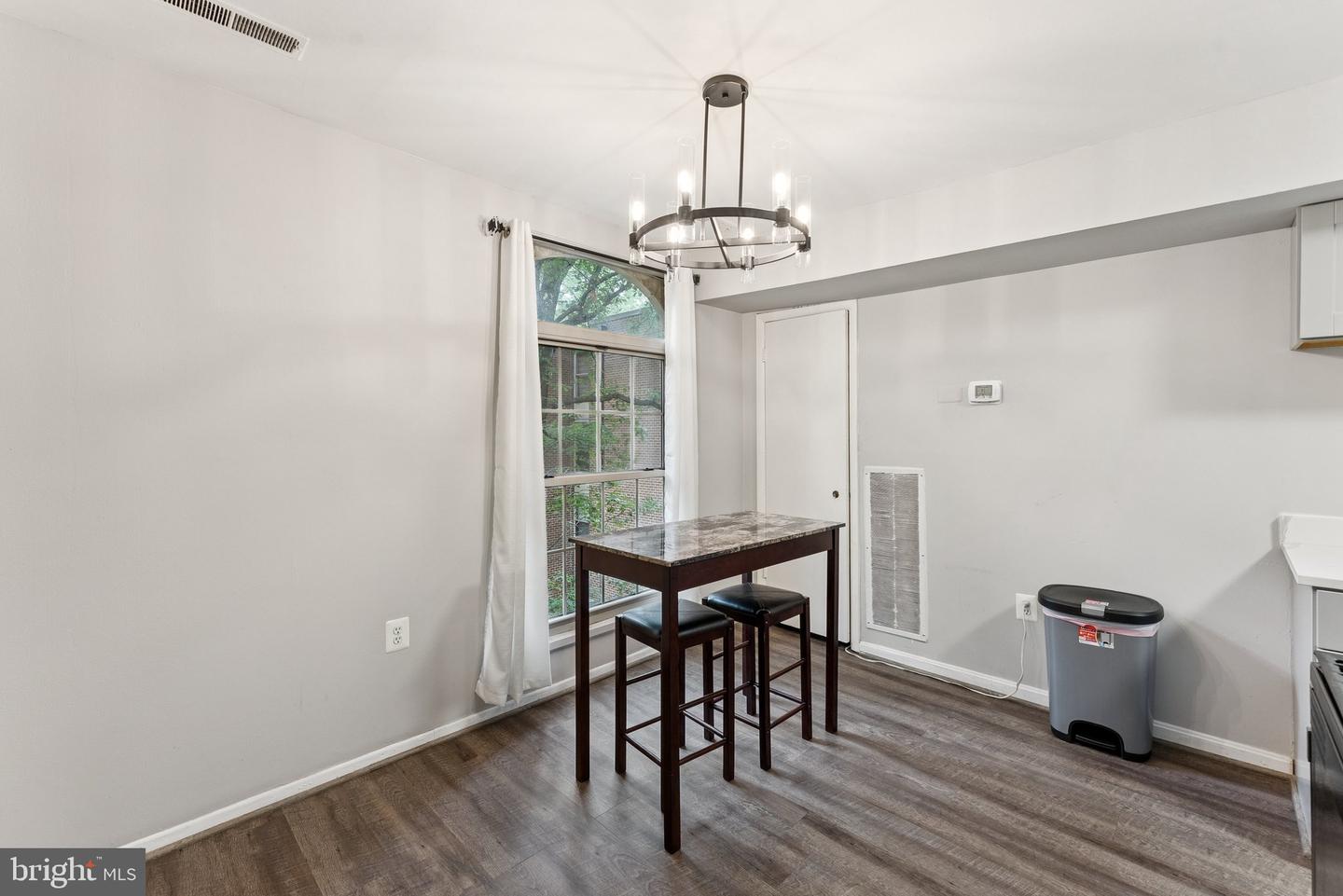 3376 WOODBURN RD #23, ANNANDALE, Virginia 22003, 3 Bedrooms Bedrooms, ,2 BathroomsBathrooms,Residential,For sale,3376 WOODBURN RD #23,VAFX2249364 MLS # VAFX2249364