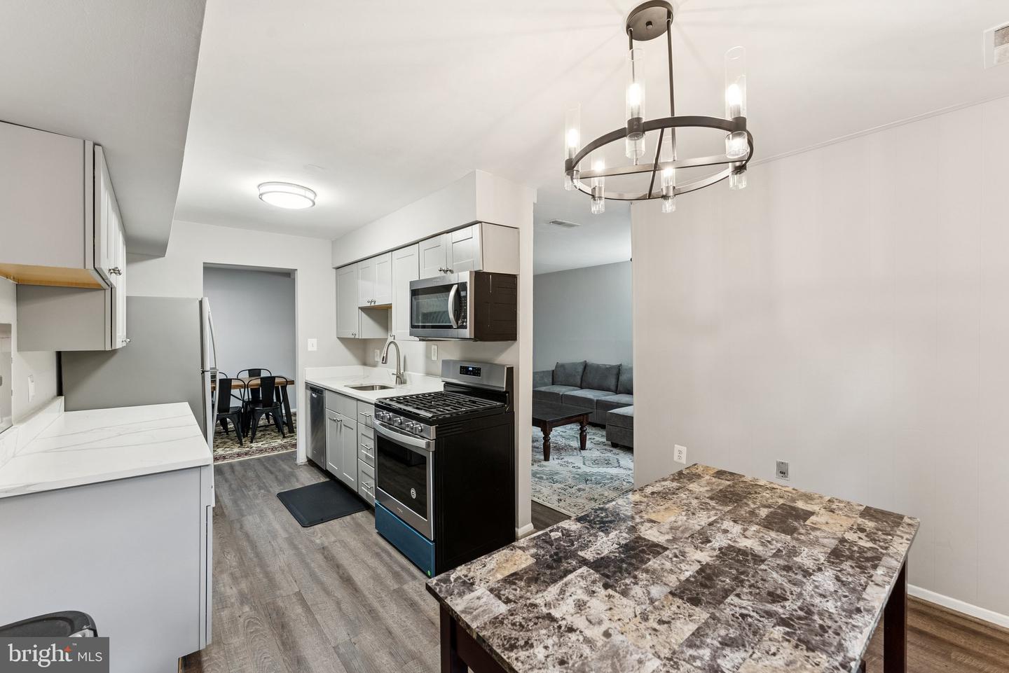 3376 WOODBURN RD #23, ANNANDALE, Virginia 22003, 3 Bedrooms Bedrooms, ,2 BathroomsBathrooms,Residential,For sale,3376 WOODBURN RD #23,VAFX2249364 MLS # VAFX2249364