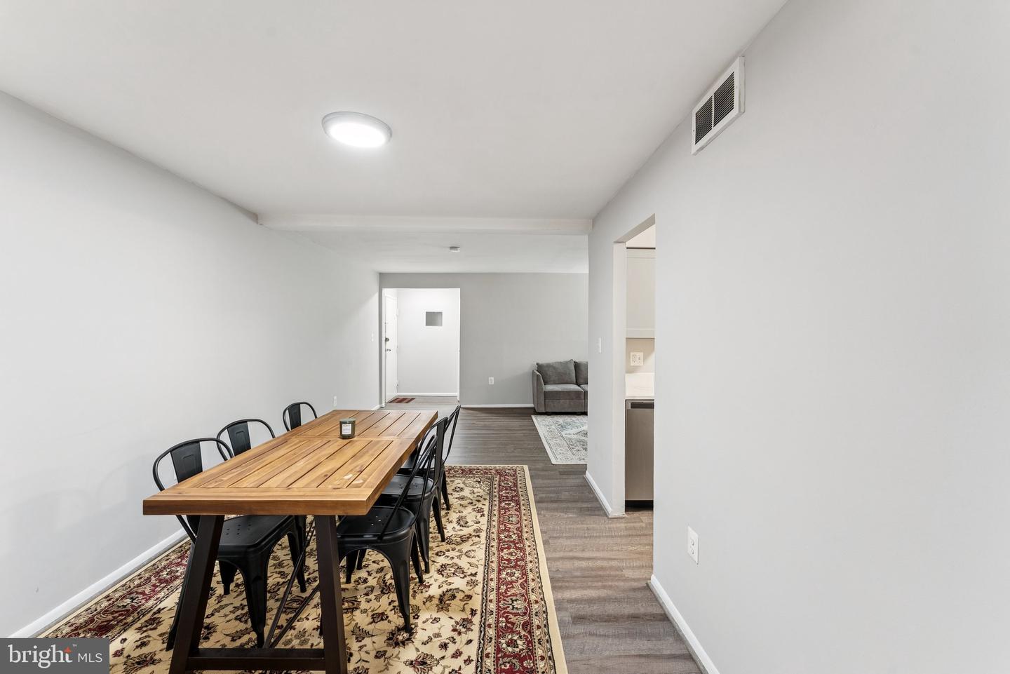 3376 WOODBURN RD #23, ANNANDALE, Virginia 22003, 3 Bedrooms Bedrooms, ,2 BathroomsBathrooms,Residential,For sale,3376 WOODBURN RD #23,VAFX2249364 MLS # VAFX2249364