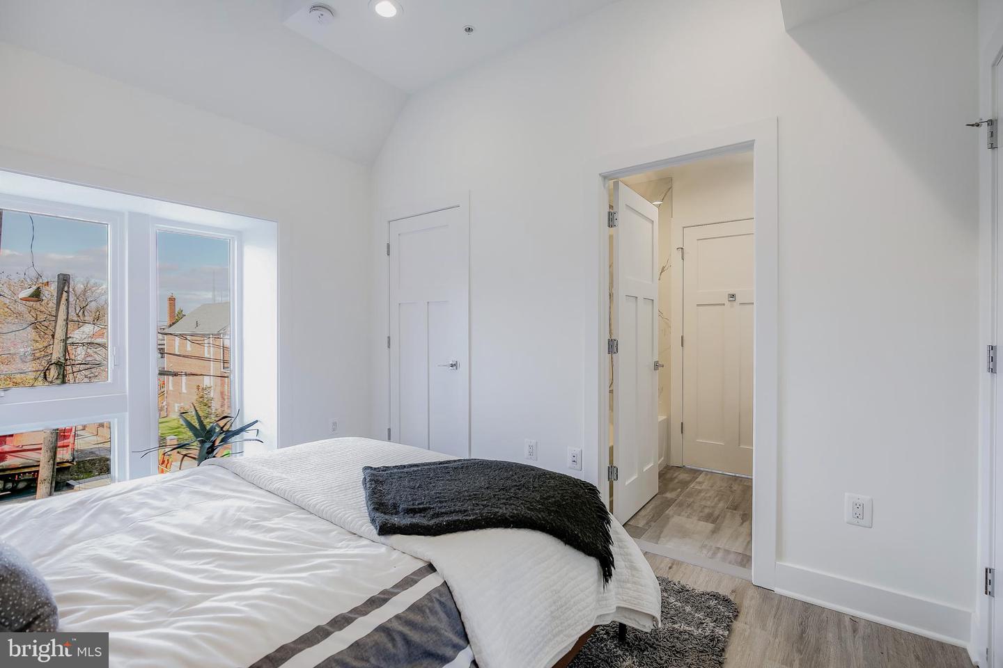 4901 1ST ST NW #5, WASHINGTON, District Of Columbia 20011, 2 Bedrooms Bedrooms, ,2 BathroomsBathrooms,Residential,For sale,4901 1ST ST NW #5,DCDC2206834 MLS # DCDC2206834