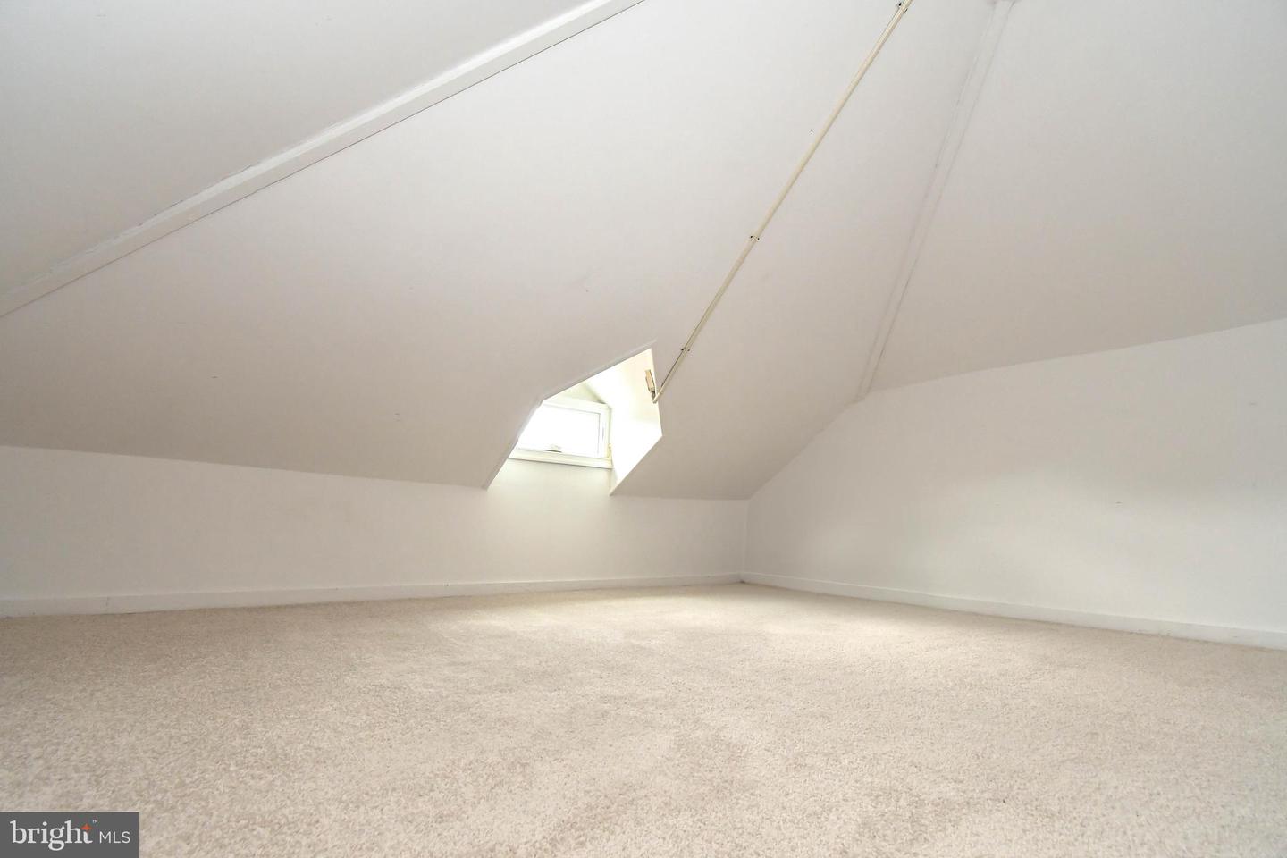 322 S VEITCH ST, ARLINGTON, Virginia 22204, 2 Bedrooms Bedrooms, ,1 BathroomBathrooms,Residential,For sale,322 S VEITCH ST,VAAR2059618 MLS # VAAR2059618
