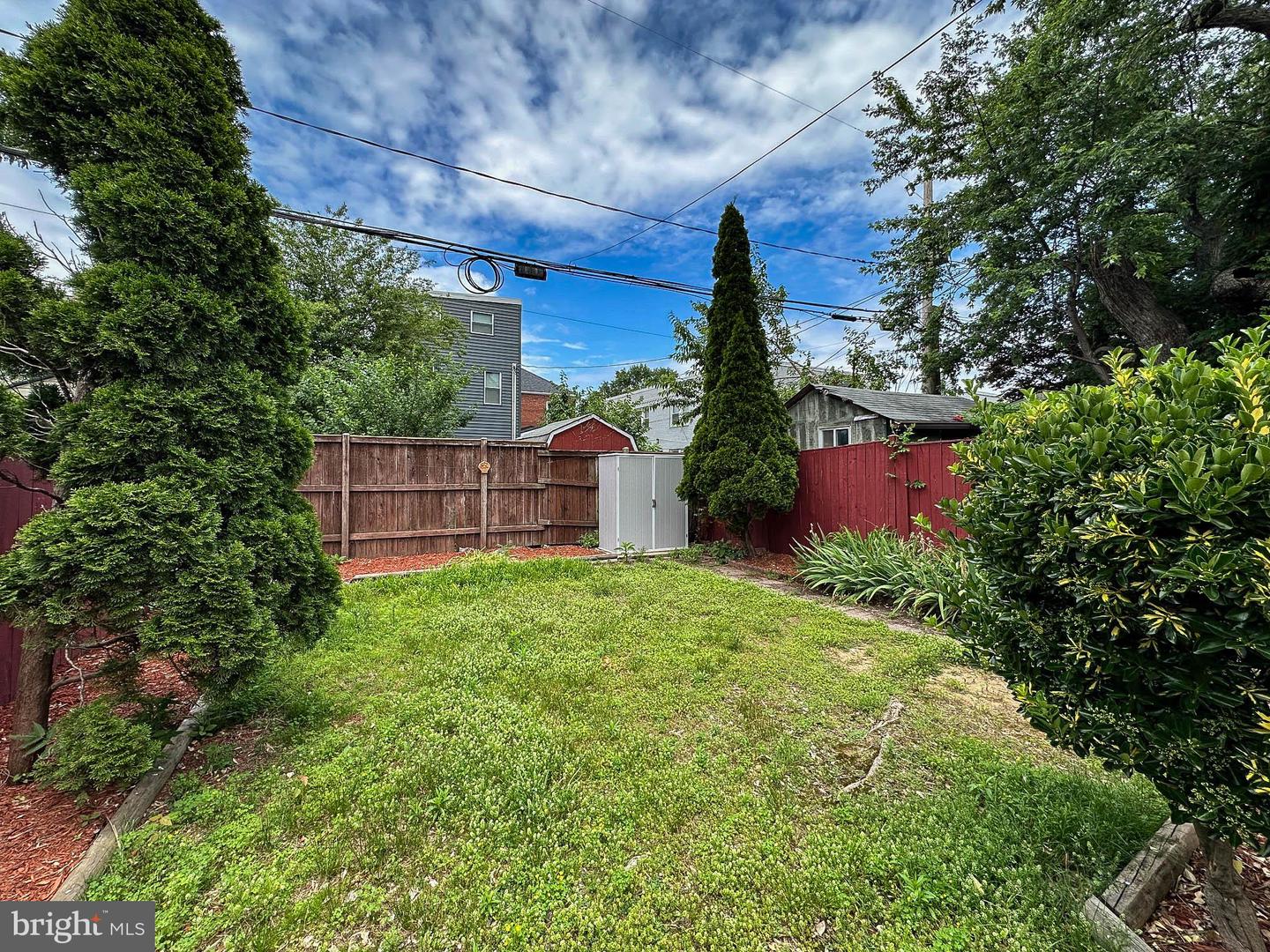 322 S VEITCH ST, ARLINGTON, Virginia 22204, 2 Bedrooms Bedrooms, ,1 BathroomBathrooms,Residential,For sale,322 S VEITCH ST,VAAR2059618 MLS # VAAR2059618