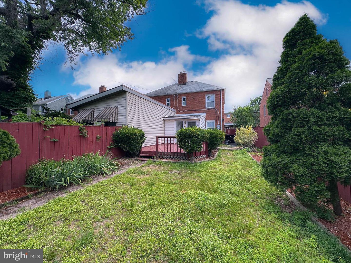 322 S VEITCH ST, ARLINGTON, Virginia 22204, 2 Bedrooms Bedrooms, ,1 BathroomBathrooms,Residential,For sale,322 S VEITCH ST,VAAR2059618 MLS # VAAR2059618