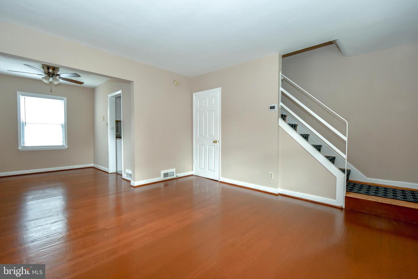 322 S VEITCH ST, ARLINGTON, Virginia 22204, 2 Bedrooms Bedrooms, ,1 BathroomBathrooms,Residential,For sale,322 S VEITCH ST,VAAR2059618 MLS # VAAR2059618
