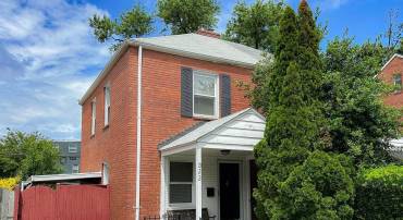 322 S VEITCH ST, ARLINGTON, Virginia 22204, 2 Bedrooms Bedrooms, ,1 BathroomBathrooms,Residential,For sale,322 S VEITCH ST,VAAR2059618 MLS # VAAR2059618