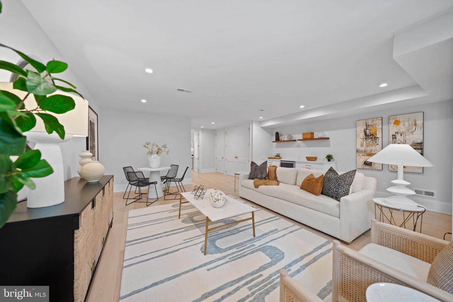 1834 16TH ST NW, WASHINGTON, District Of Columbia 20009, 5 Bedrooms Bedrooms, ,5 BathroomsBathrooms,Residential,For sale,1834 16TH ST NW,DCDC2207018 MLS # DCDC2207018
