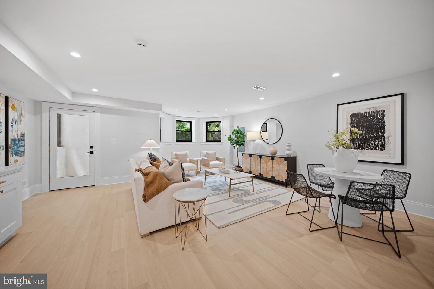 1834 16TH ST NW, WASHINGTON, District Of Columbia 20009, 5 Bedrooms Bedrooms, ,5 BathroomsBathrooms,Residential,For sale,1834 16TH ST NW,DCDC2207018 MLS # DCDC2207018