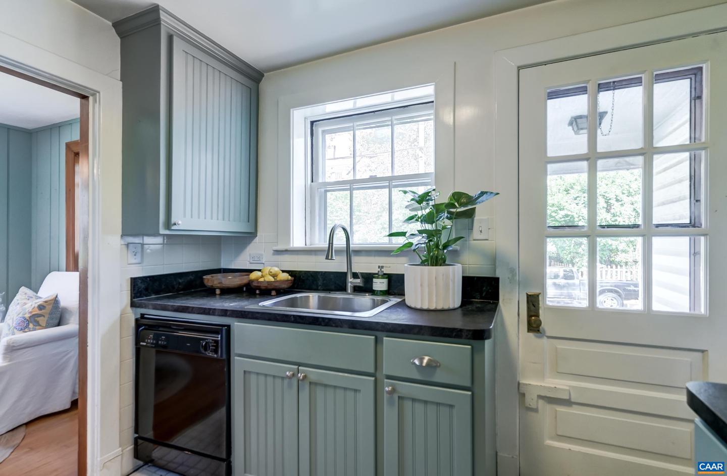 201 PARKWAY ST, CHARLOTTESVILLE, Virginia 22902, 2 Bedrooms Bedrooms, ,1 BathroomBathrooms,Residential,For sale,201 PARKWAY ST,665995 MLS # 665995