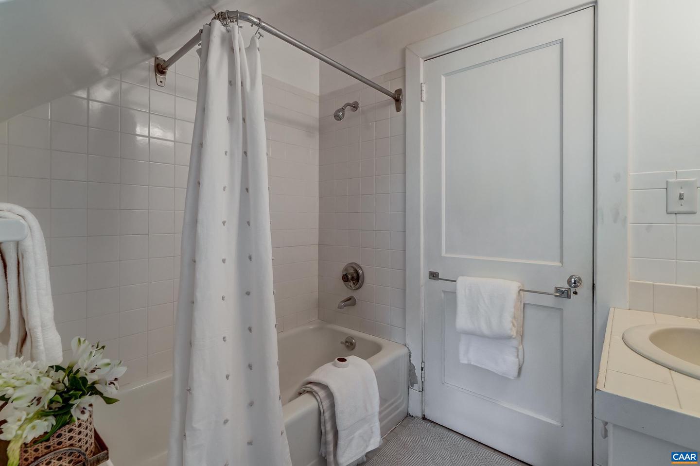 201 PARKWAY ST, CHARLOTTESVILLE, Virginia 22902, 2 Bedrooms Bedrooms, ,1 BathroomBathrooms,Residential,For sale,201 PARKWAY ST,665995 MLS # 665995