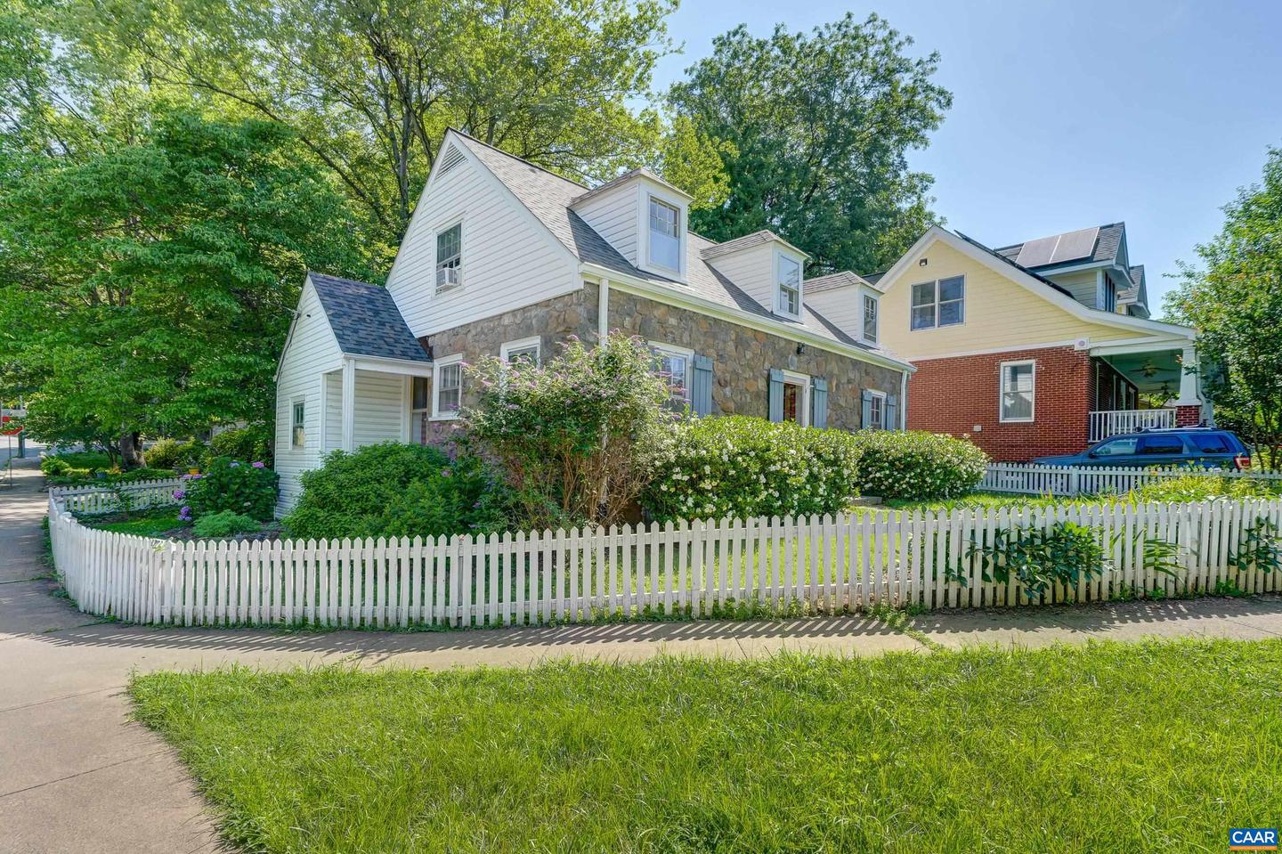201 PARKWAY ST, CHARLOTTESVILLE, Virginia 22902, 2 Bedrooms Bedrooms, ,1 BathroomBathrooms,Residential,For sale,201 PARKWAY ST,665995 MLS # 665995