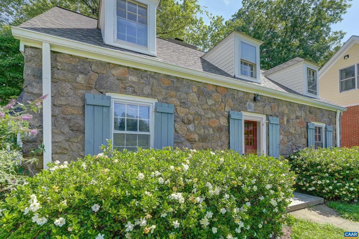 201 PARKWAY ST, CHARLOTTESVILLE, Virginia 22902, 2 Bedrooms Bedrooms, ,1 BathroomBathrooms,Residential,For sale,201 PARKWAY ST,665995 MLS # 665995