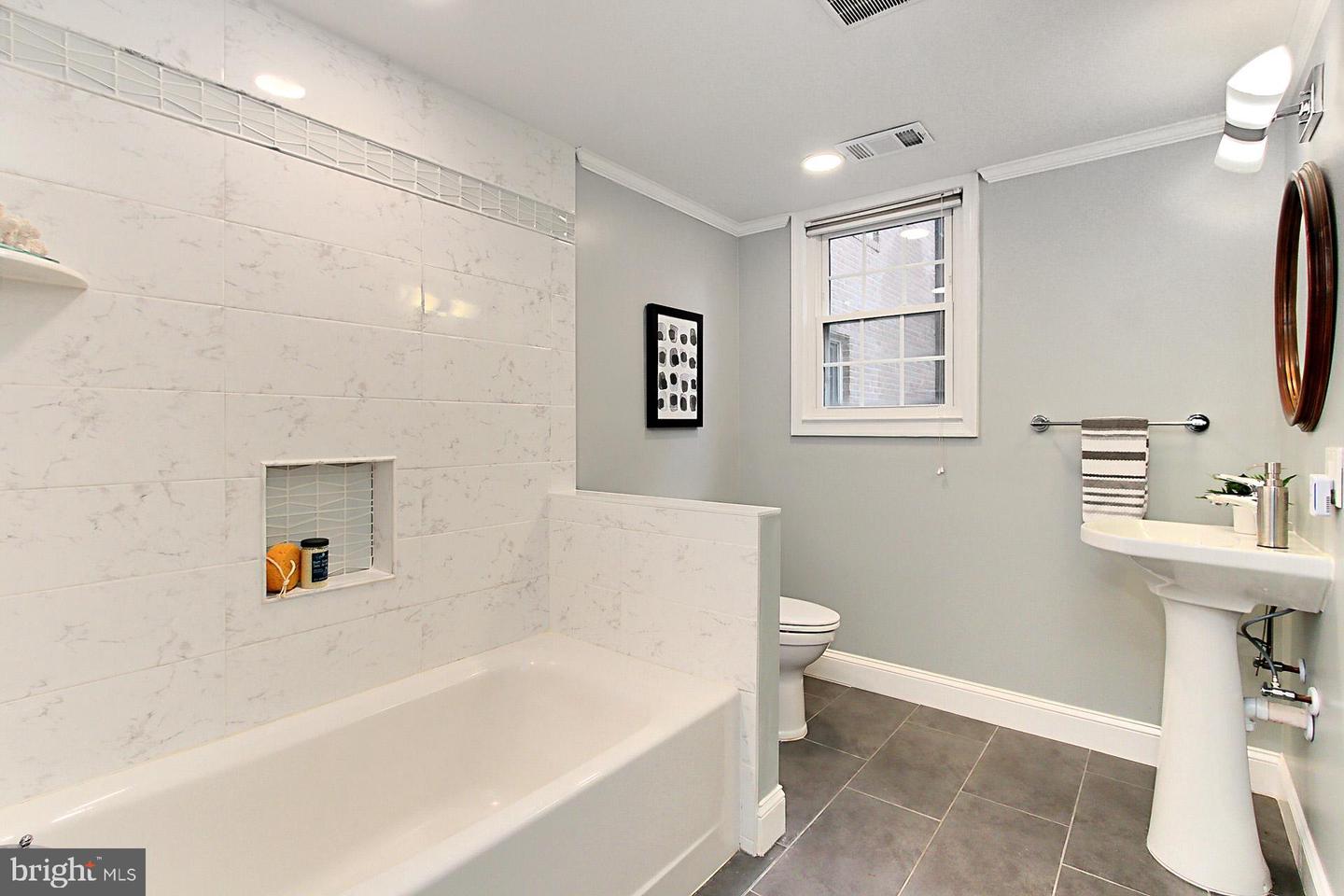 6623 KENNEDY LN, FALLS CHURCH, Virginia 22042, 5 Bedrooms Bedrooms, ,3 BathroomsBathrooms,Residential,For sale,6623 KENNEDY LN,VAFX2249440 MLS # VAFX2249440