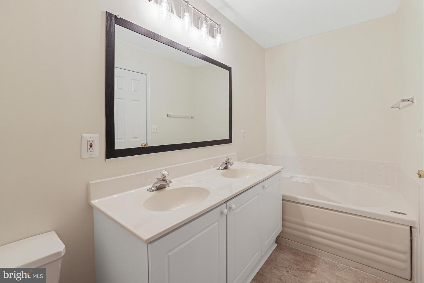 21024 MOSSY GLEN TER, ASHBURN, Virginia 20147, 4 Bedrooms Bedrooms, ,3 BathroomsBathrooms,Residential,For sale,21024 MOSSY GLEN TER,VALO2100148 MLS # VALO2100148