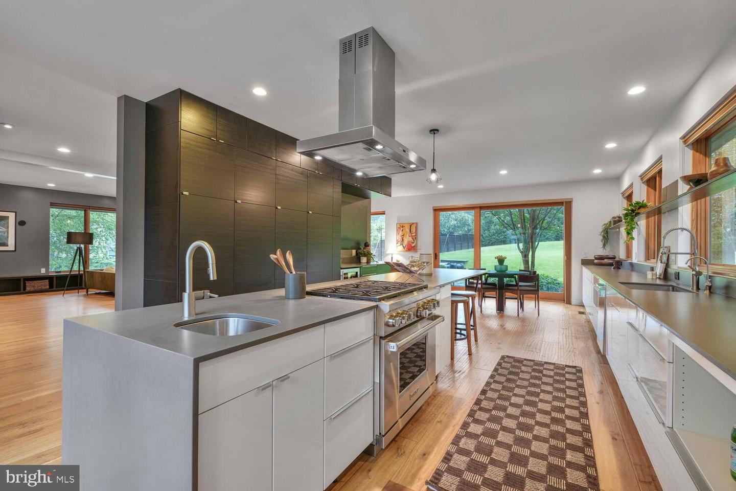 4844 YORKTOWN BLVD, ARLINGTON, Virginia 22207, 6 Bedrooms Bedrooms, ,5 BathroomsBathrooms,Residential,For sale,4844 YORKTOWN BLVD,VAAR2059590 MLS # VAAR2059590