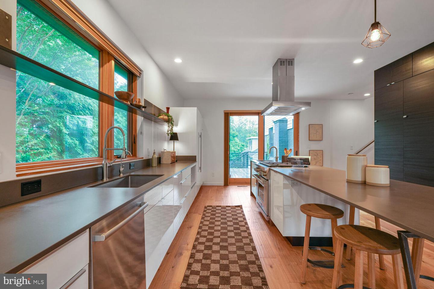 4844 YORKTOWN BLVD, ARLINGTON, Virginia 22207, 6 Bedrooms Bedrooms, ,5 BathroomsBathrooms,Residential,For sale,4844 YORKTOWN BLVD,VAAR2059590 MLS # VAAR2059590