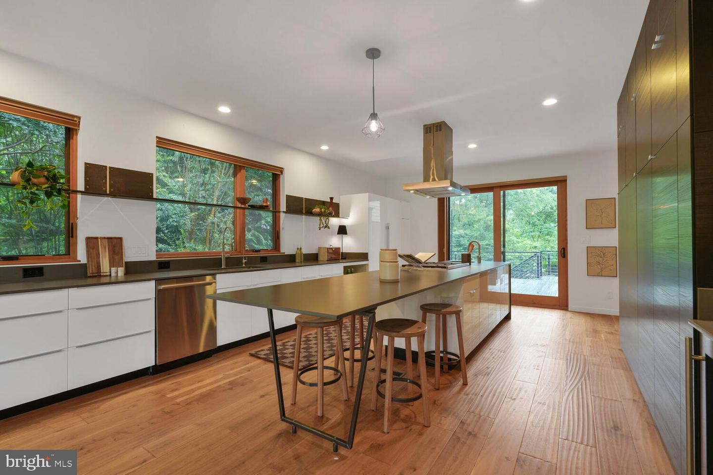 4844 YORKTOWN BLVD, ARLINGTON, Virginia 22207, 6 Bedrooms Bedrooms, ,5 BathroomsBathrooms,Residential,For sale,4844 YORKTOWN BLVD,VAAR2059590 MLS # VAAR2059590