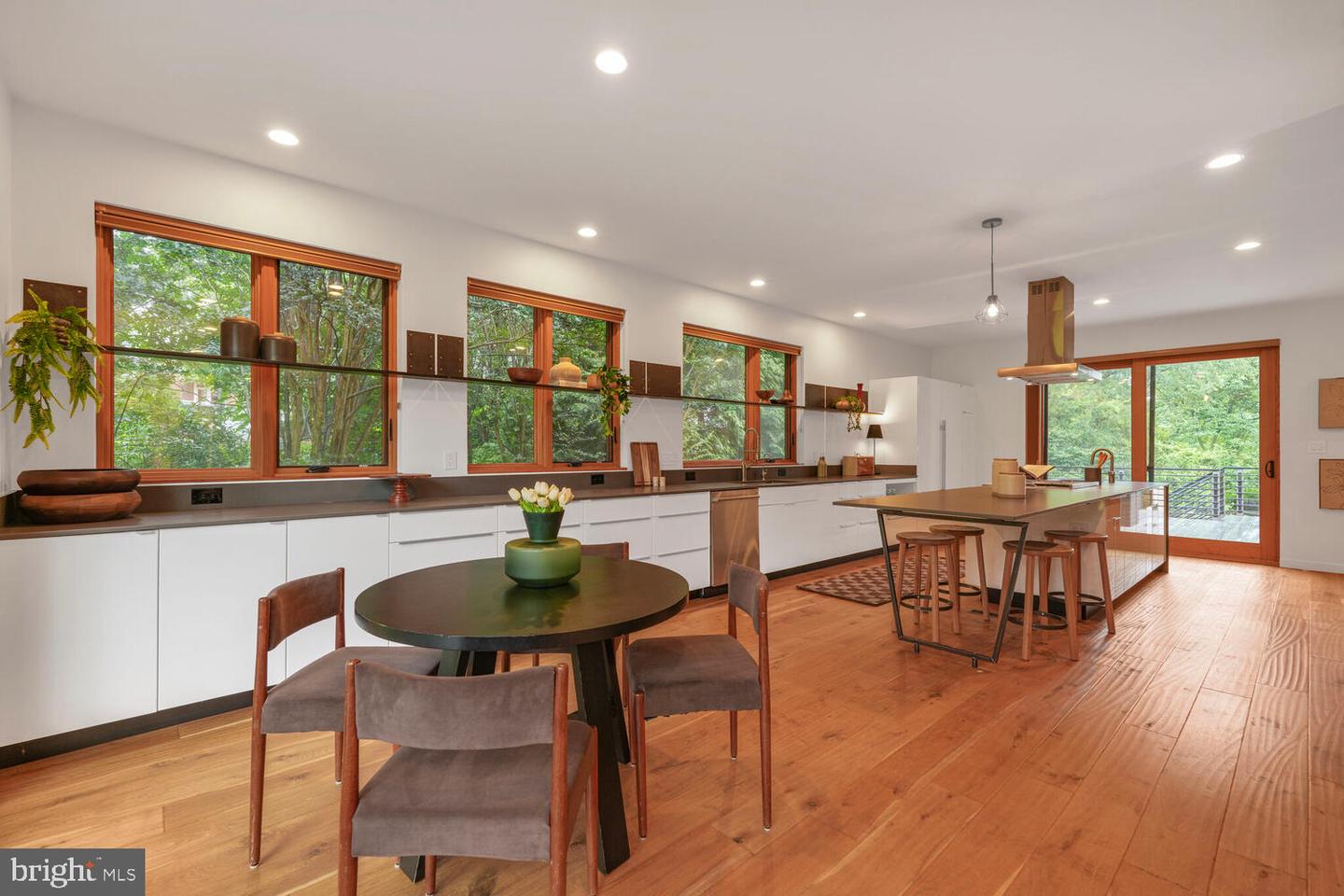 4844 YORKTOWN BLVD, ARLINGTON, Virginia 22207, 6 Bedrooms Bedrooms, ,5 BathroomsBathrooms,Residential,For sale,4844 YORKTOWN BLVD,VAAR2059590 MLS # VAAR2059590
