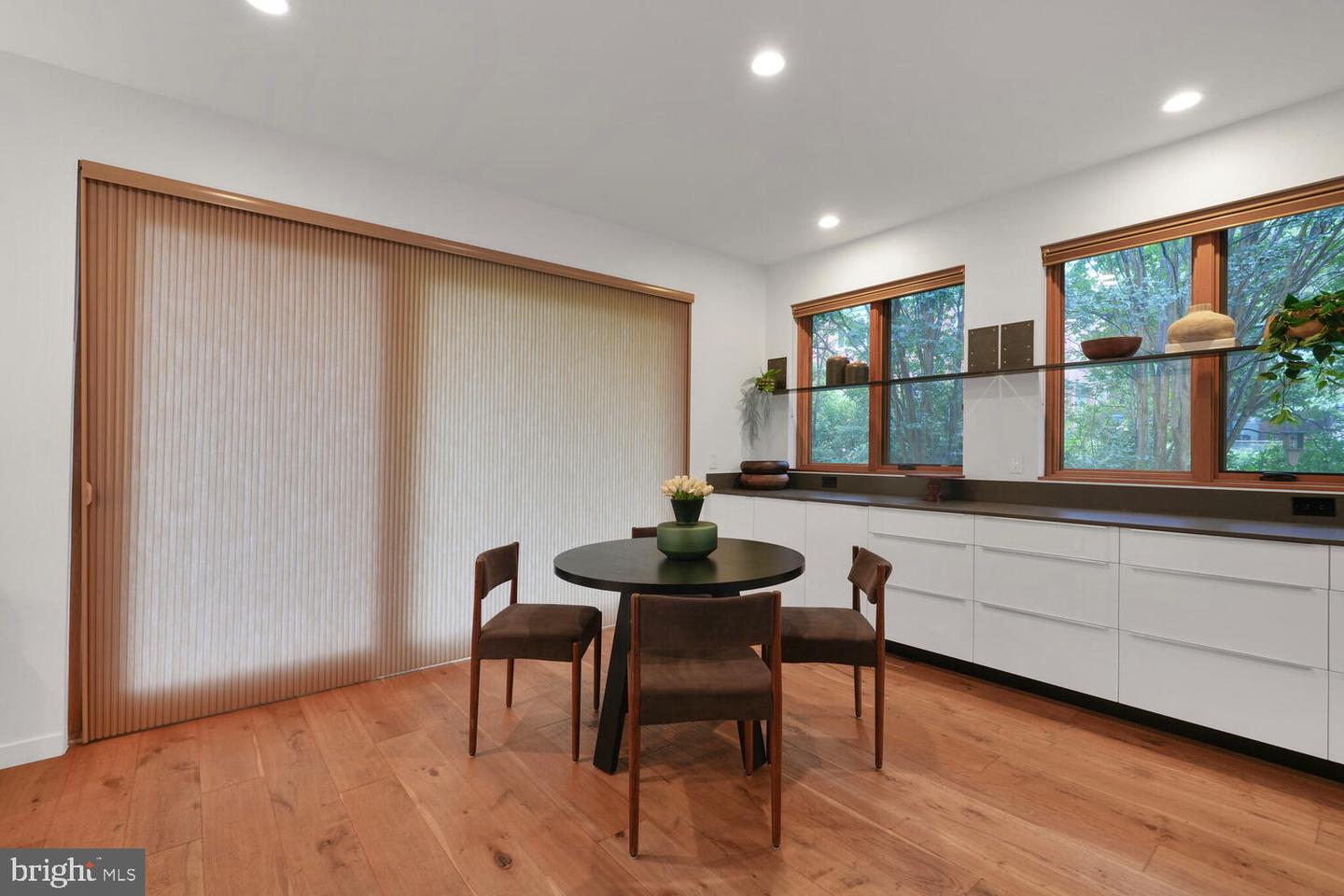 4844 YORKTOWN BLVD, ARLINGTON, Virginia 22207, 6 Bedrooms Bedrooms, ,5 BathroomsBathrooms,Residential,For sale,4844 YORKTOWN BLVD,VAAR2059590 MLS # VAAR2059590