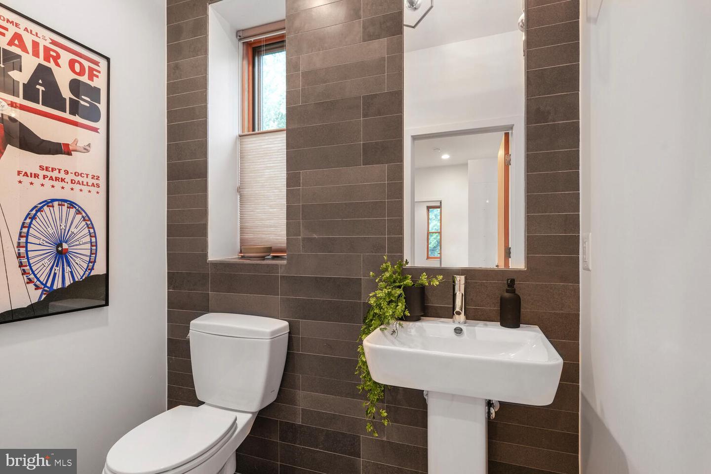 4844 YORKTOWN BLVD, ARLINGTON, Virginia 22207, 6 Bedrooms Bedrooms, ,5 BathroomsBathrooms,Residential,For sale,4844 YORKTOWN BLVD,VAAR2059590 MLS # VAAR2059590