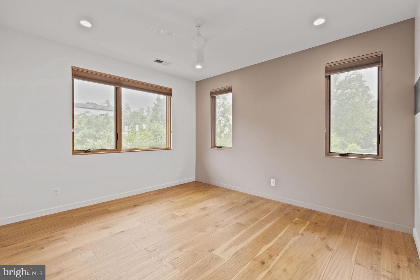 4844 YORKTOWN BLVD, ARLINGTON, Virginia 22207, 6 Bedrooms Bedrooms, ,5 BathroomsBathrooms,Residential,For sale,4844 YORKTOWN BLVD,VAAR2059590 MLS # VAAR2059590