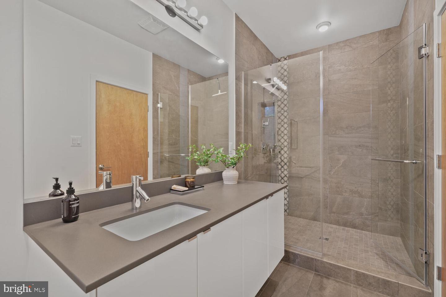 4844 YORKTOWN BLVD, ARLINGTON, Virginia 22207, 6 Bedrooms Bedrooms, ,5 BathroomsBathrooms,Residential,For sale,4844 YORKTOWN BLVD,VAAR2059590 MLS # VAAR2059590