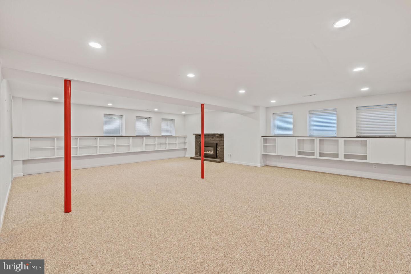 4844 YORKTOWN BLVD, ARLINGTON, Virginia 22207, 6 Bedrooms Bedrooms, ,5 BathroomsBathrooms,Residential,For sale,4844 YORKTOWN BLVD,VAAR2059590 MLS # VAAR2059590