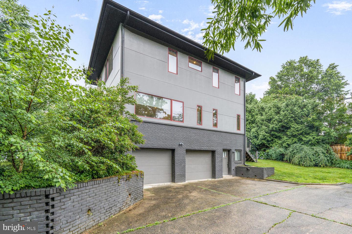 4844 YORKTOWN BLVD, ARLINGTON, Virginia 22207, 6 Bedrooms Bedrooms, ,5 BathroomsBathrooms,Residential,For sale,4844 YORKTOWN BLVD,VAAR2059590 MLS # VAAR2059590