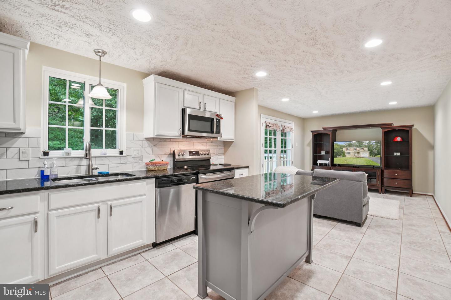 16041 MACEDONIA DR, WOODBRIDGE, Virginia 22191, 4 Bedrooms Bedrooms, ,2 BathroomsBathrooms,Residential,For sale,16041 MACEDONIA DR,VAPW2097610 MLS # VAPW2097610